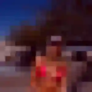 Solene, 19 ans, connectée à Longueville pour une rencontre coquine