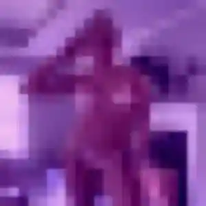 Sexy Lyana, 22 ans à Louzy - la contacter
