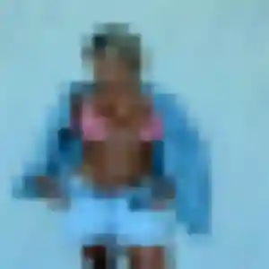 Mia, femme de 19 ans cherche plan cul à Luxé