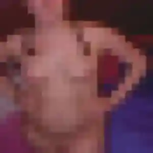 Elena, 22 ans, connectée à Maizières-lès-Metz pour un plan cul