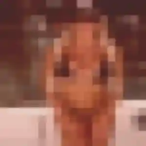 Photo sexy de Meryem, 19 ans à Marcillé-la-Ville - plan discret