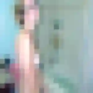 Flore, 23 ans, connectée à Moncheaux pour une rencontre coquine