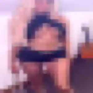 Daphne, femme de 27 ans propose plan cul à Montfort-le-Gesnois