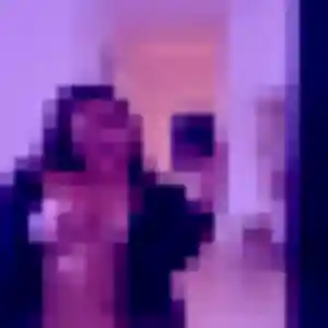 Prisca, 20 ans, veut un plan cul à Mours