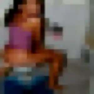 Zelie, femme de 23 ans cherche plan cul à Muneville-le-Bingard