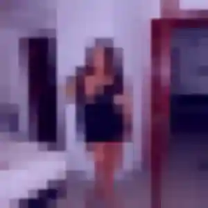 Découvre Imen, 25 ans à Nay en privé
