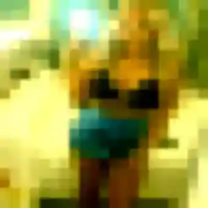 Photo privée de Emna, 21 ans à Nogent-le-Roi - rencontre sans lendemain