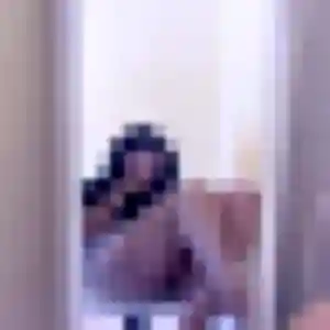 Roxane, 20 ans, connectée à Orphin pour un plan cul