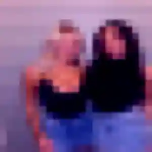 Honorine, 21 ans, en ligne à Péroy-les-Gombries pour une rencontre coquine