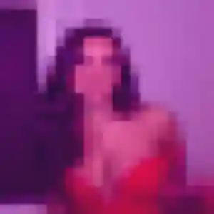 Rencontre Candice, 28 ans à Peyre en Aubrac en privé