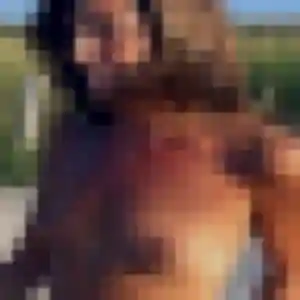 Maelys, femme de 20 ans propose plan cul à Pierres