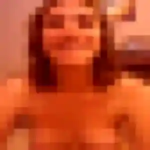 Rencontre Elia, 22 ans à Pinet gratuitement