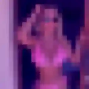 Assia, fille de 23 ans propose plan cul à Plougrescant