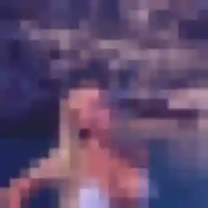 Rejoins Alix, 26 ans à Pont-Saint-Pierre en t'inscrivant