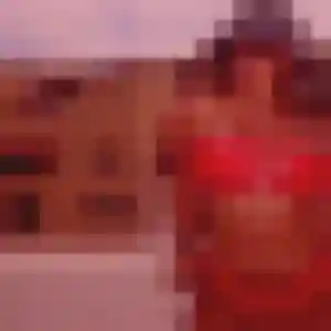 Selma, fille de 20 ans propose plan cul à Rai