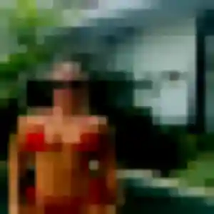 plan cul à Rayol-Canadel-sur-Mer : photo de Amandine, 30 ans - accès libre