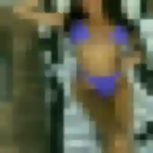 Lise, 22 ans, connectée à Roquefort-les-Pins pour une rencontre coquine