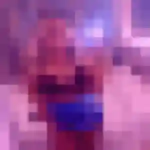 Aya de Rubempré, 20 ans - plan cul discret