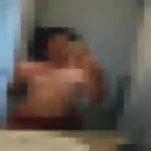 Photo de Eden à Saint-Alban-sur-Limagnole (25 ans) - plan cul anonyme