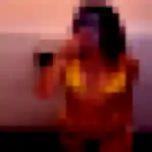 Contacte Naila, 27 ans à Saint-Aubin-des-Landes gratuitement