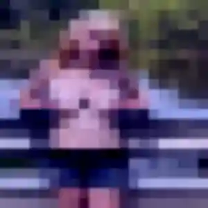 Roxane, 29 ans, en ligne à Saint-Cernin-de-Larche pour une rencontre coquine