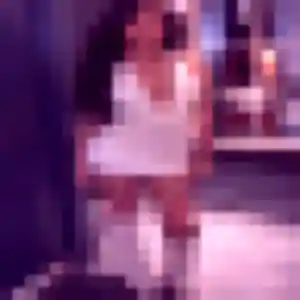 Sexy Emna, 37 ans à Saint-Cyr-sur-Mer - découvrir son profil