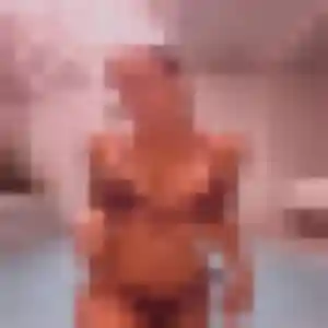 Lena, 28 ans, dispo pour plan cul à Saint-Denis-d'Anjou