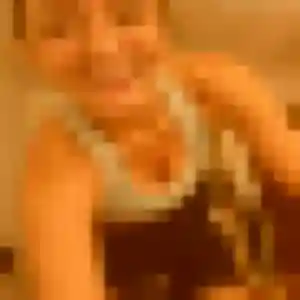 Giulia, 20 ans, en ligne à Saint-Ferréol pour un plan cul