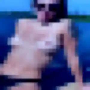 Leila (26 ans) à Saint-Georges-du-Vièvre attend une rencontre ce soir