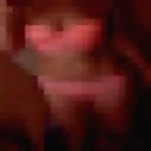 Coralie, 19 ans, disponible à Saint-Georges-sur-Baulche pour un plan cul