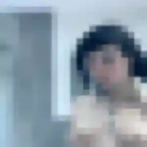 Kenza, 22 ans, en ligne à Saint-Gilles-de-la-Neuville pour une rencontre coquine