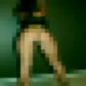 Photo de Zelie à Saint-Jean-les-Deux-Jumeaux (20 ans) - plan cul gratuit