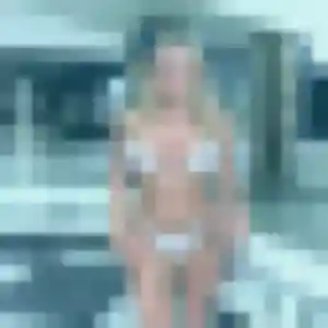 Charmante Stella, 19 ans à Saint-Julien-du-Sault - la contacter