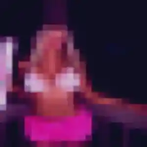 Photo sexy de Heloise, 24 ans à Saint-Laure - plan discret