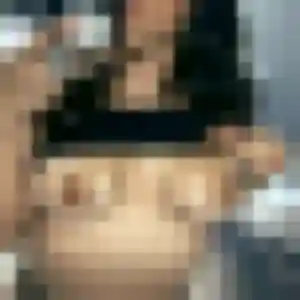 Constance, 24 ans, connectée à Saint-Laurent-de-la-Prée pour une rencontre coquine
