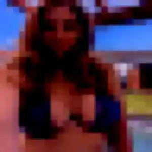 Nael, femme de 23 ans veut plan cul à Saint-Laurent-de-la-Salanque