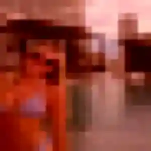 Photo de Salome à Saint-Lubin-de-la-Haye (19 ans) - plan cul discret