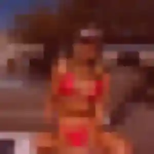 Photo de Ambre à Saint-Martin-la-Pallu (22 ans) - plan cul anonyme
