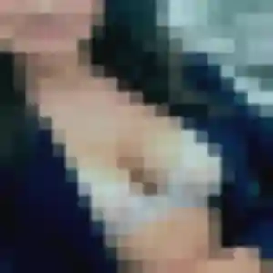 Syrine, 27 ans, connectée à Saint-Maurice-des-Noues pour un plan cul