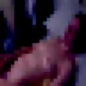 Syrine (21 ans) à Saint-Ouen-l'Aumône attend une rencontre ce soir