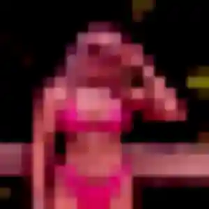 Lise, 21 ans, en ligne à Saint-Ouen-les-Vignes pour une rencontre coquine
