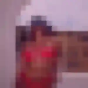 Daphne, 35 ans, en ligne à Saint-Pavace pour un plan cul