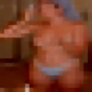 Photo de Ninon à Saint-Rémy (34 ans) - plan cul sans inscription
