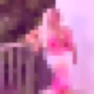 Photo de Meryem à Saint-Vaast-la-Hougue (37 ans) - plan cul anonyme