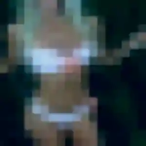 Photo perso de Elena, 33 ans à Saint-Vincent-de-Connezac - plan discret