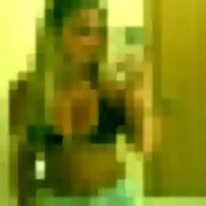 Manel (34 ans) à Saint-Vincent-la-Châtre cherche un plan cul rapidement