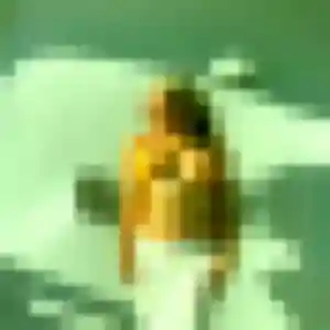 Découvre Djenna, 19 ans à Sainte-Colombe-sur-Seine en privé