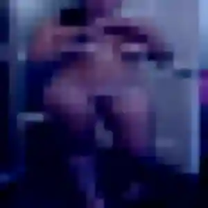 Contacte Alix, 19 ans à Sainte-Honorine-du-Fay en privé