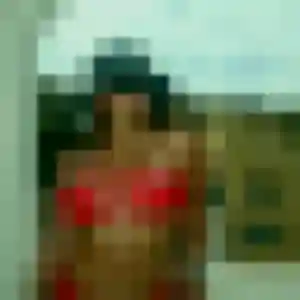 Mia, fille de 23 ans propose plan cul à Salignac-sur-Charente