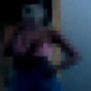 Honorine, 23 ans, en ligne à Savignac-Lédrier pour une rencontre coquine